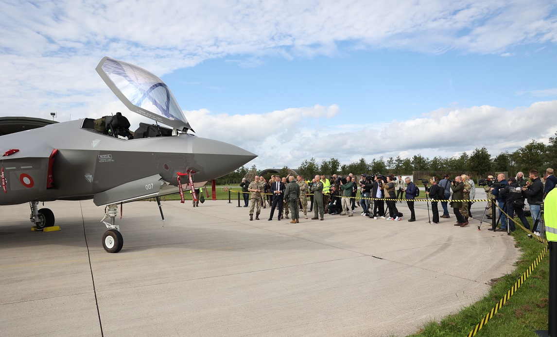 De første fire F-35 kampfly er nu på dansk jord