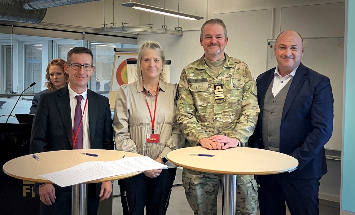 Fra højre: Danske Erhverv ved Thomas Nissen, Danske Maritime ved Jenny Braat, Danmark ved vicechef FMI, kommandør John Boye Rasmussen og Dansk Industri – Forsvar og Sikkerhed ved Joachim Finkielmann.
