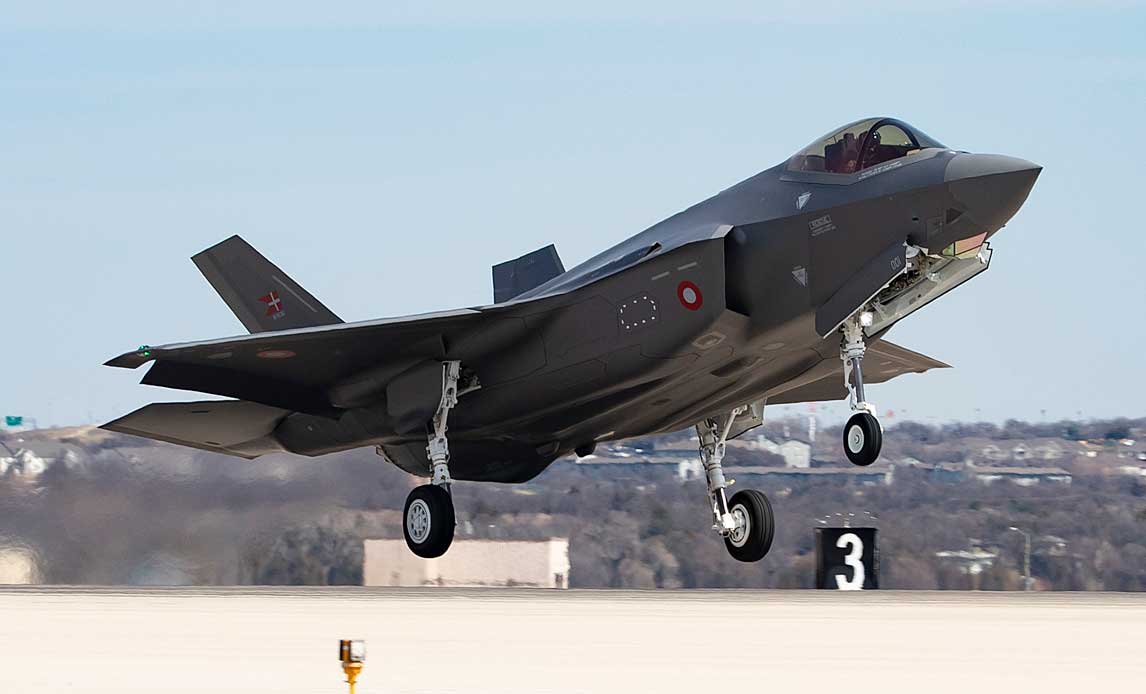 Danske F-35 i luften