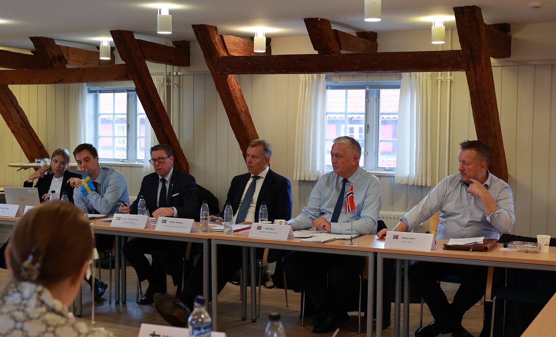 Ved et møde i Kastellet i oktober 2024 var materieldirektører fra NORDEFCO-landene inviteret til samtaler om internationalt samarbejde.